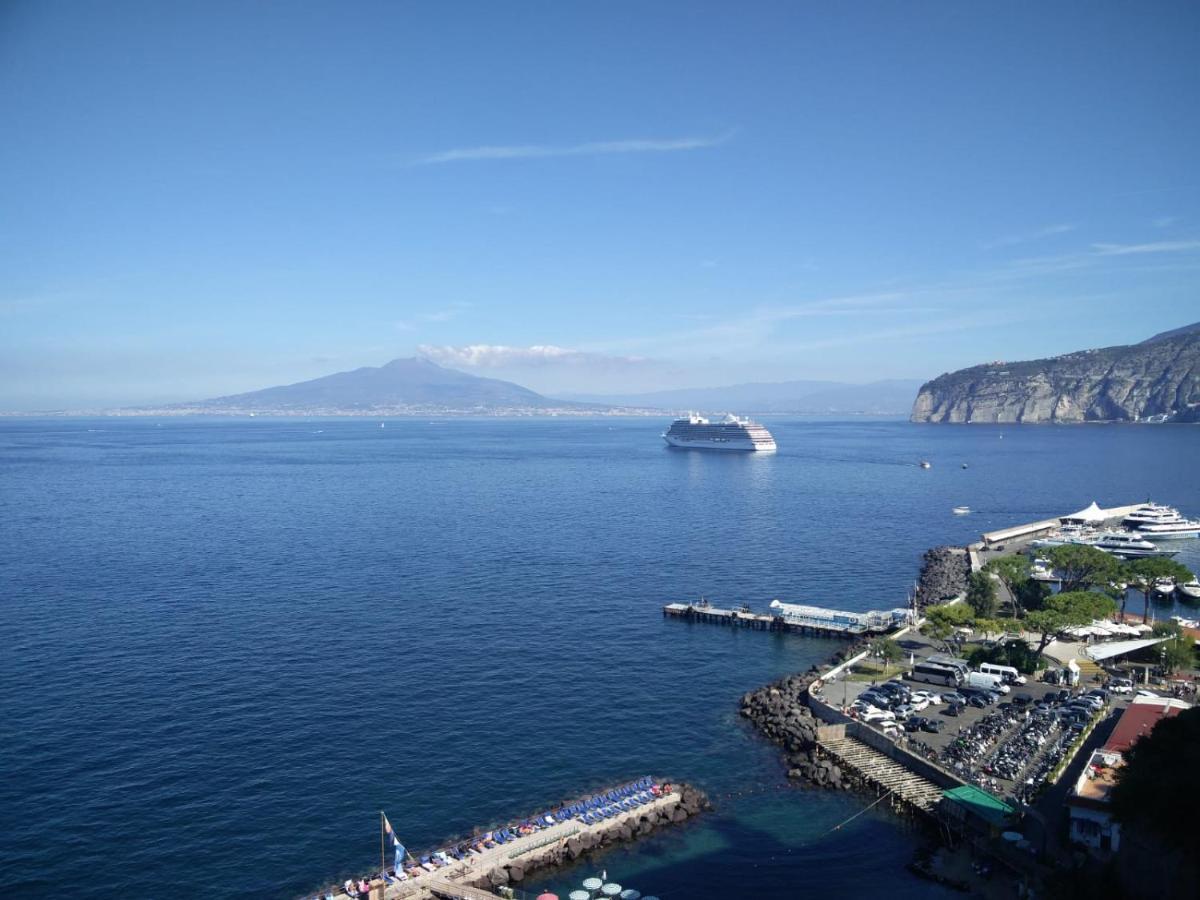 Grimaldi Guest Apartment Sorrento Exterior photo