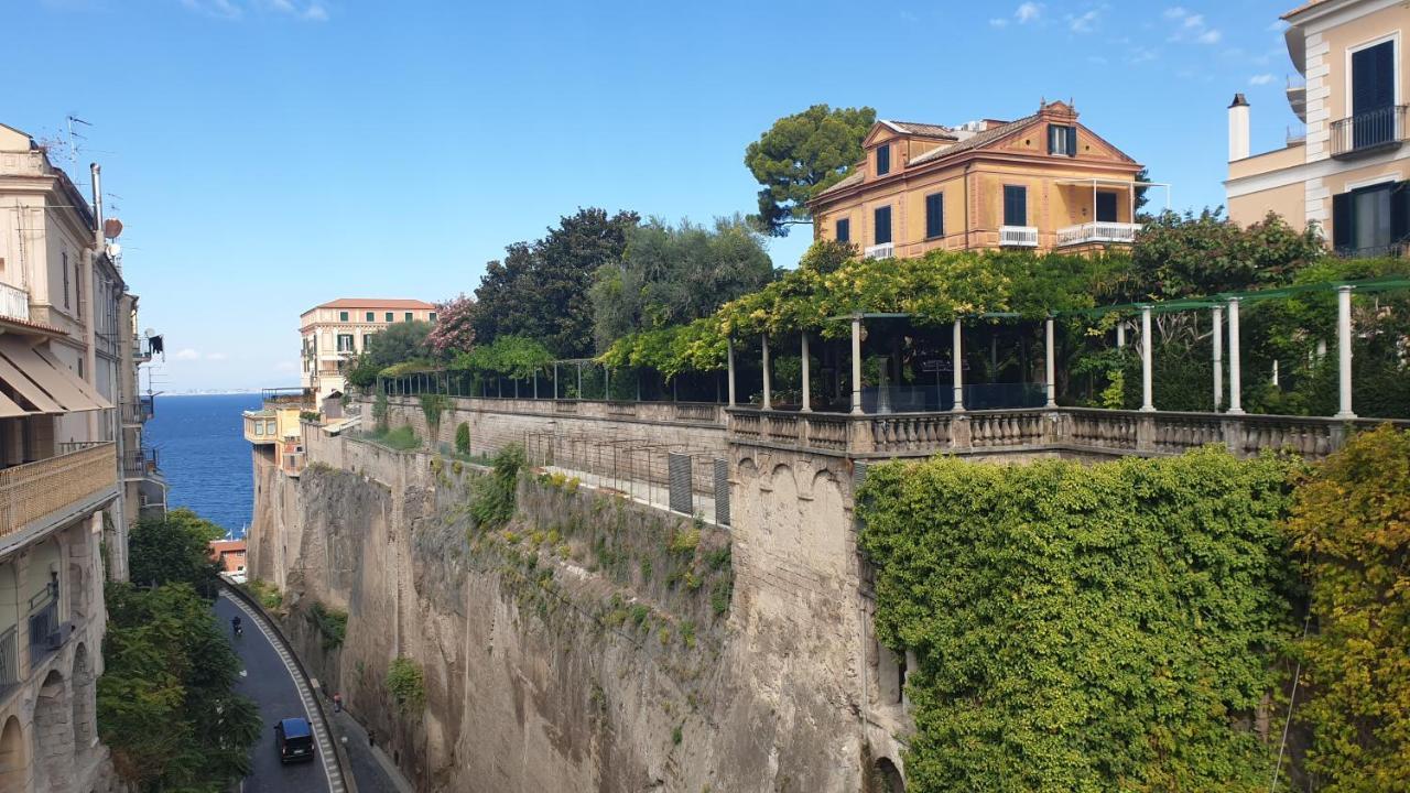 Grimaldi Guest Apartment Sorrento Exterior photo