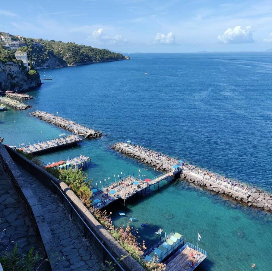 Grimaldi Guest Apartment Sorrento Exterior photo